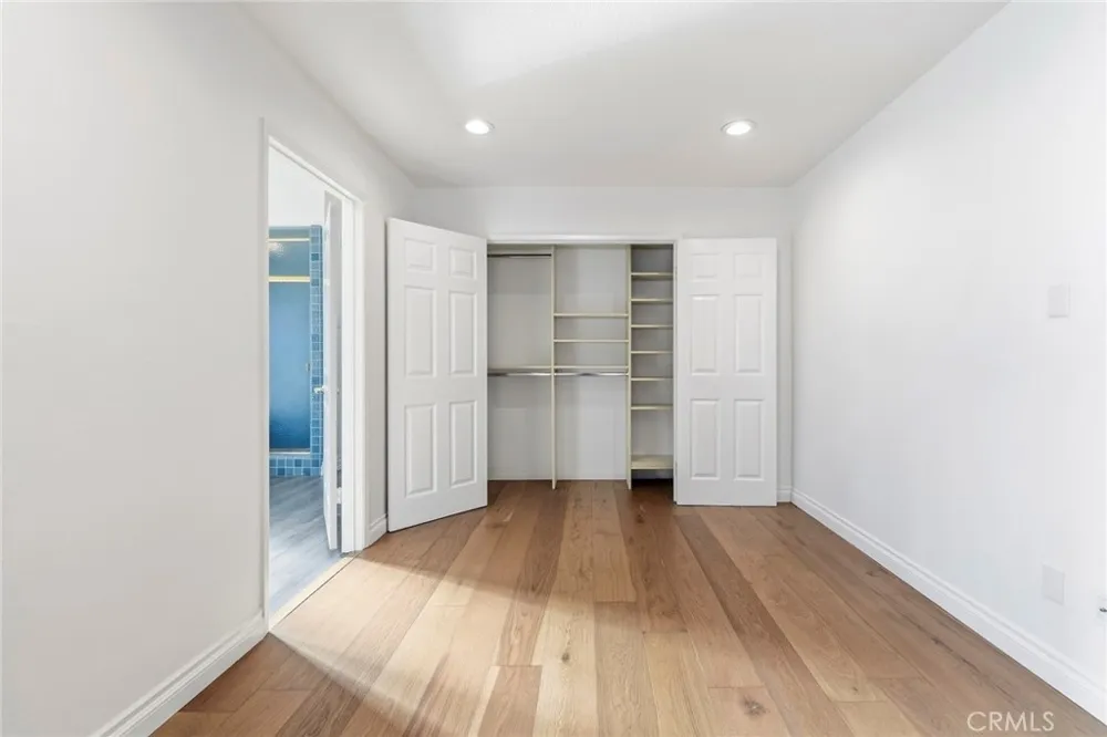 23721 Sarda Road Valencia, CA 91355