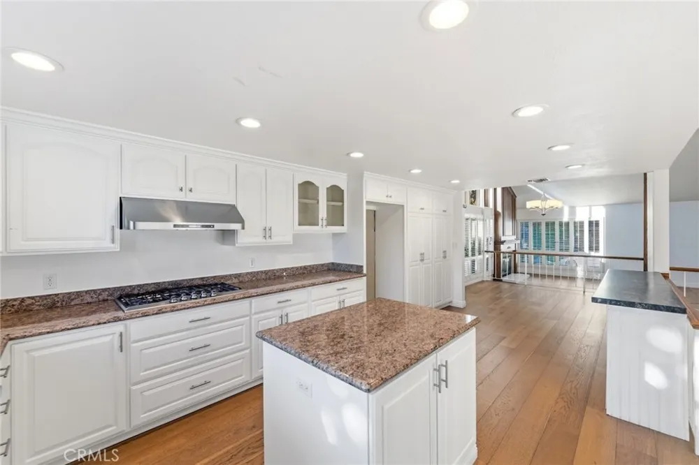 23721 Sarda Road Valencia, CA 91355