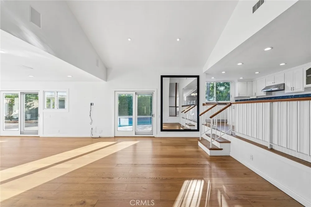 23721 Sarda Road Valencia, CA 91355