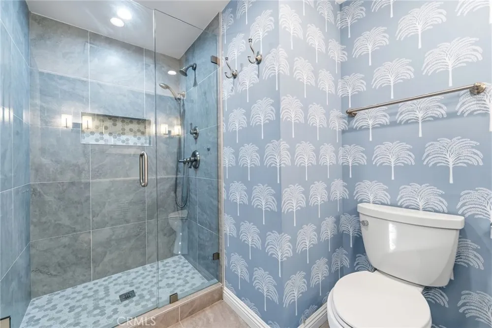 23721 Sarda Road Valencia, CA 91355