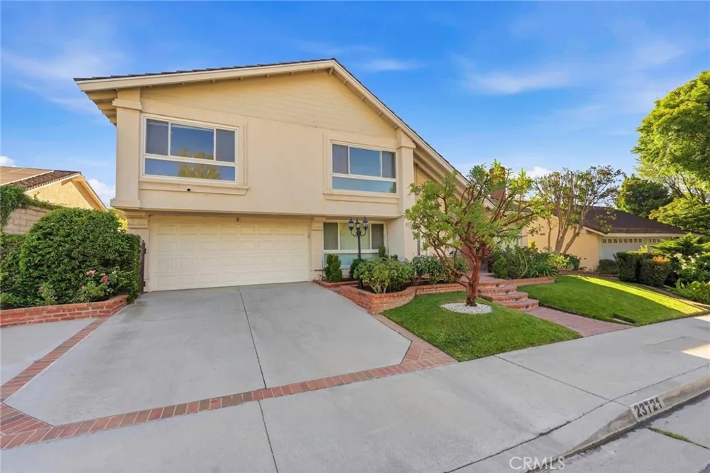23721 Sarda Road Valencia, CA 91355