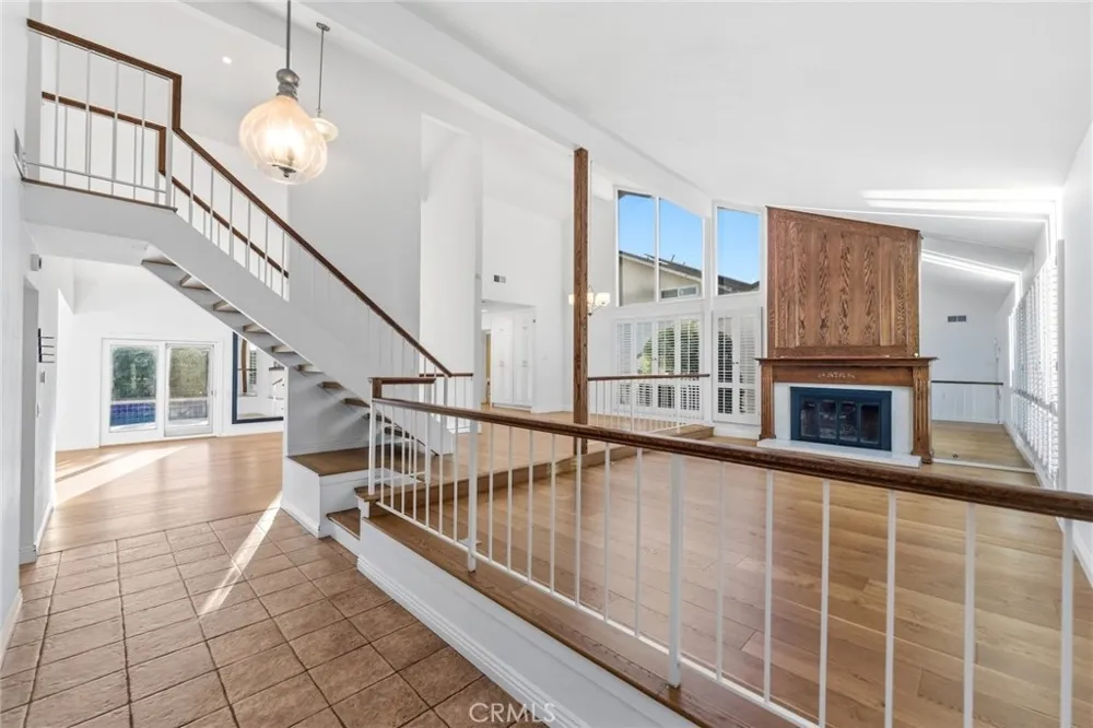 23721 Sarda Road Valencia, CA 91355