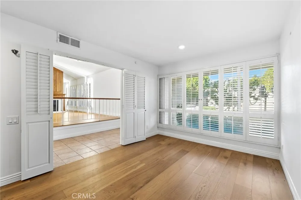 23721 Sarda Road Valencia, CA 91355