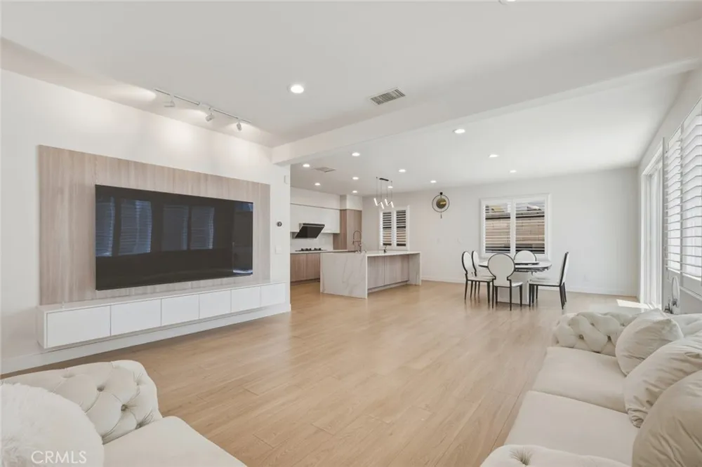 1018 Smiderle Loop Ontario, CA 91764
