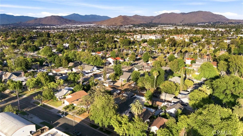 3364 Cedar Riverside, CA 92501