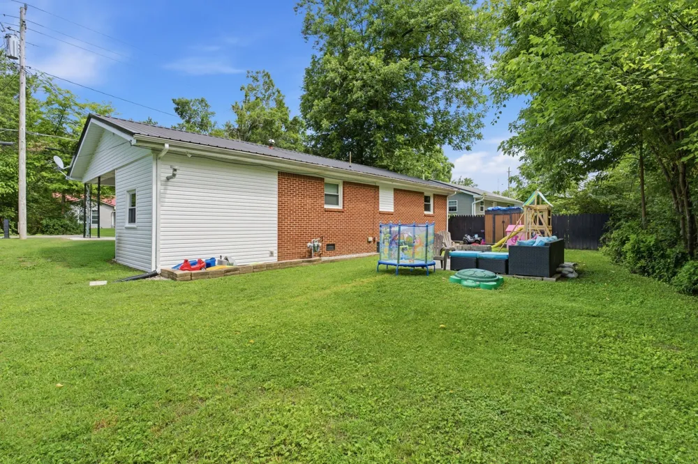 226 N Pine St Hohenwald, TN 38462