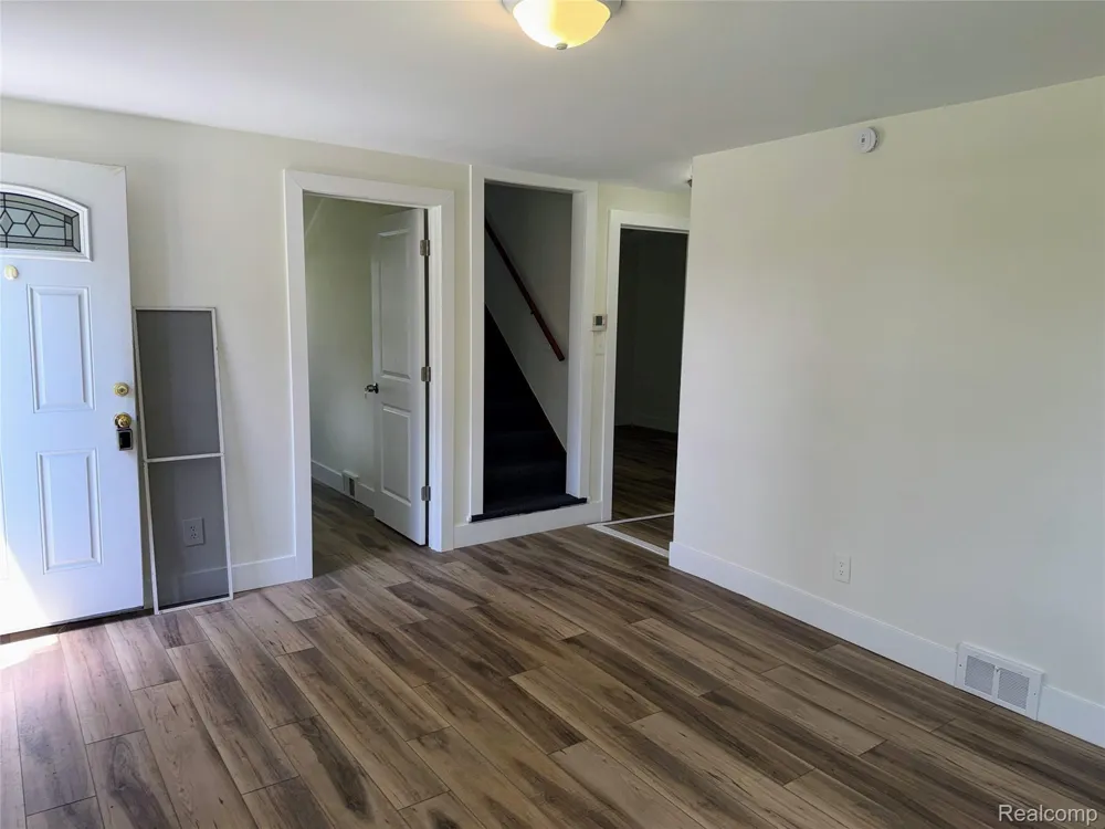 14424 Borgman Street Oak Park City, MI 48237