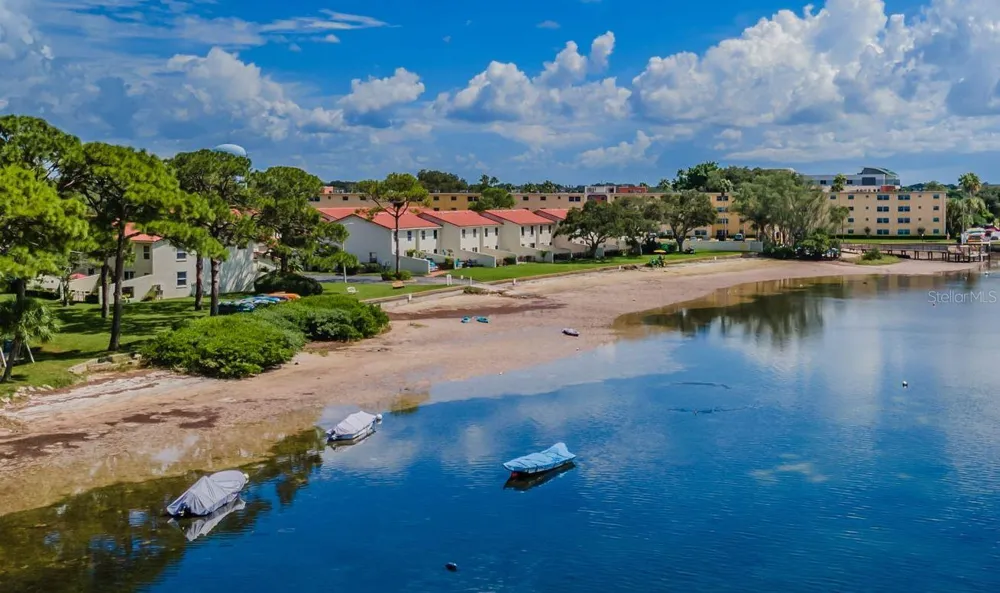 2700 BAYSHORE BOULEVARD #525 Dunedin, FL 34698