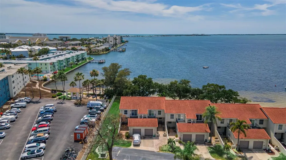 2700 BAYSHORE BOULEVARD #525 Dunedin, FL 34698