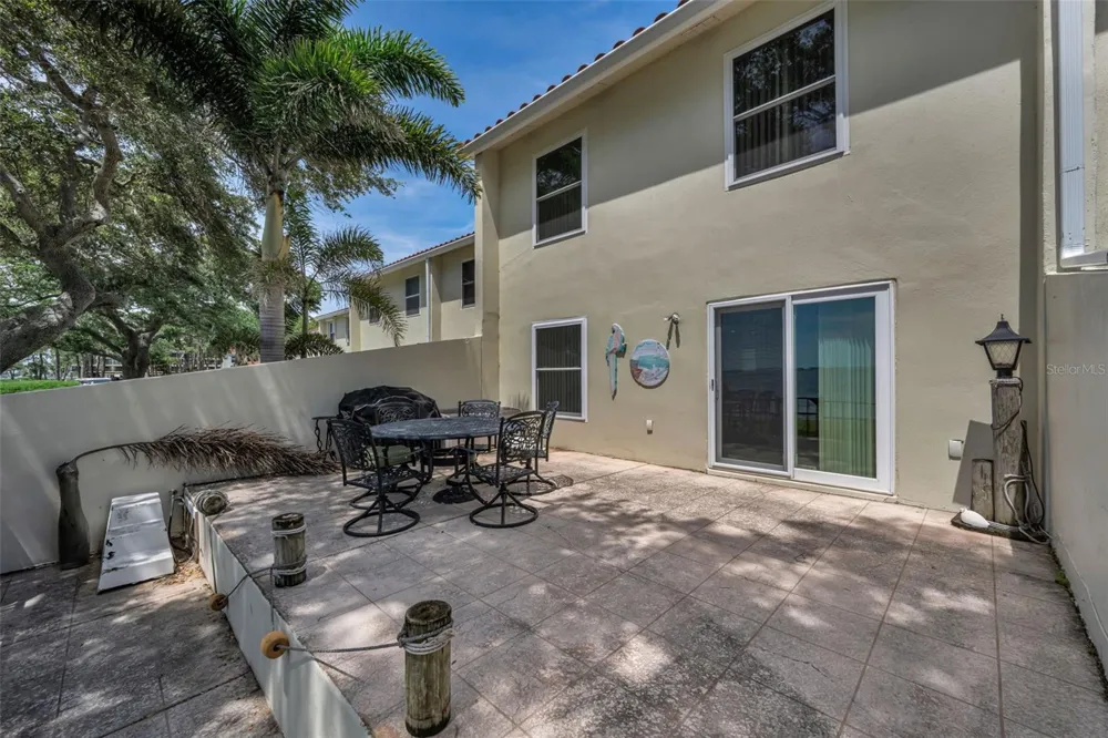 2700 BAYSHORE BOULEVARD #525 Dunedin, FL 34698