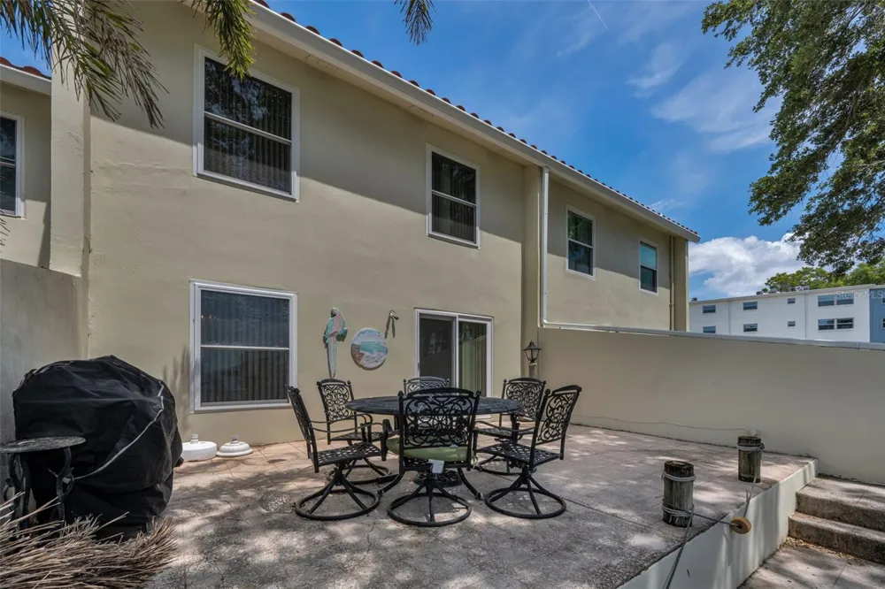 2700 BAYSHORE BOULEVARD #525 Dunedin, FL 34698