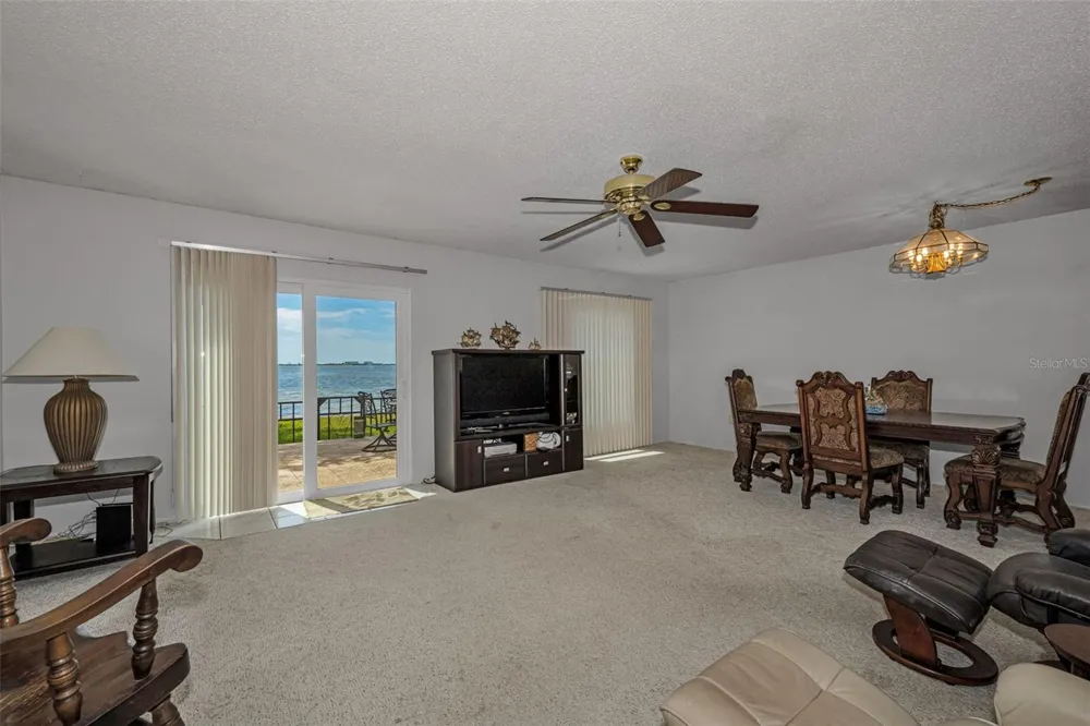 2700 BAYSHORE BOULEVARD #525 Dunedin, FL 34698