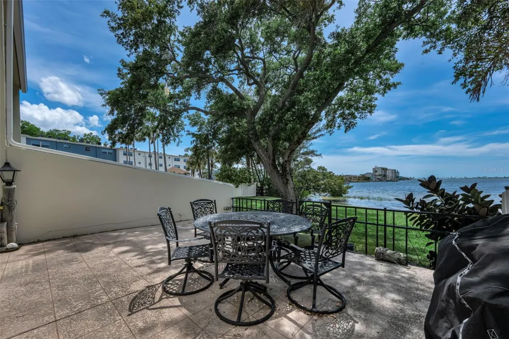 2700 BAYSHORE BOULEVARD #525 Dunedin, FL 34698