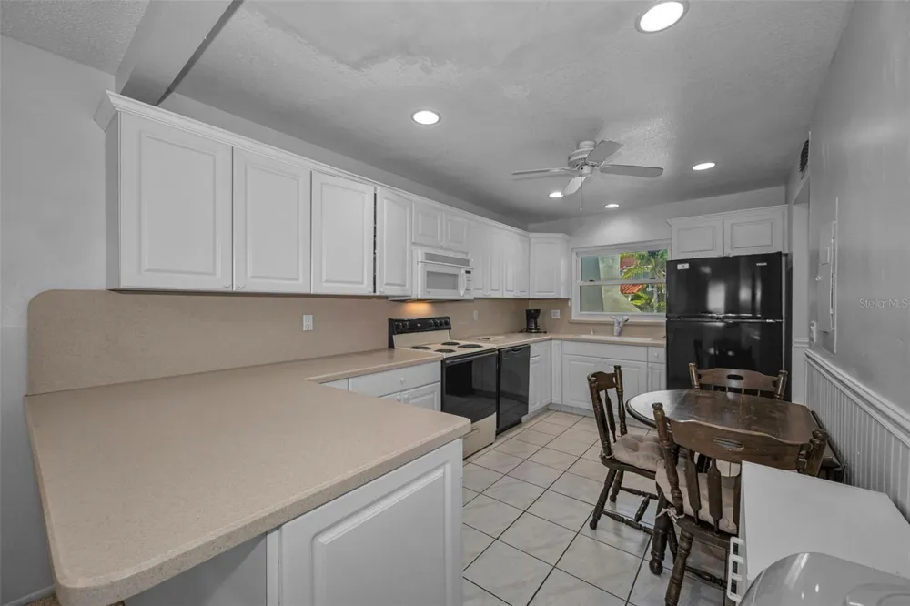 2700 BAYSHORE BOULEVARD #525 Dunedin, FL 34698