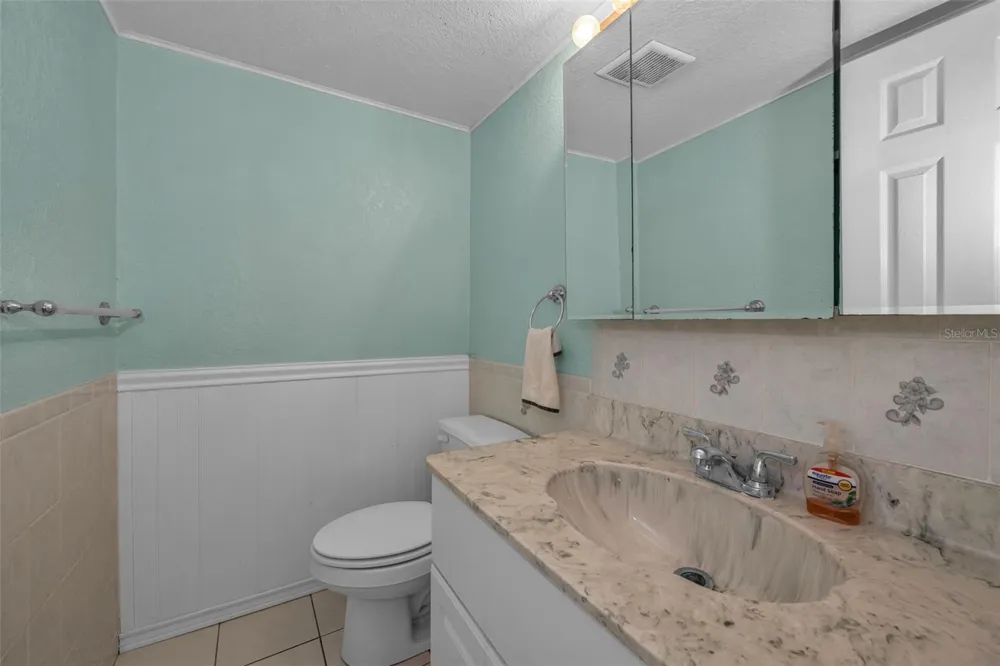 2700 BAYSHORE BOULEVARD #525 Dunedin, FL 34698