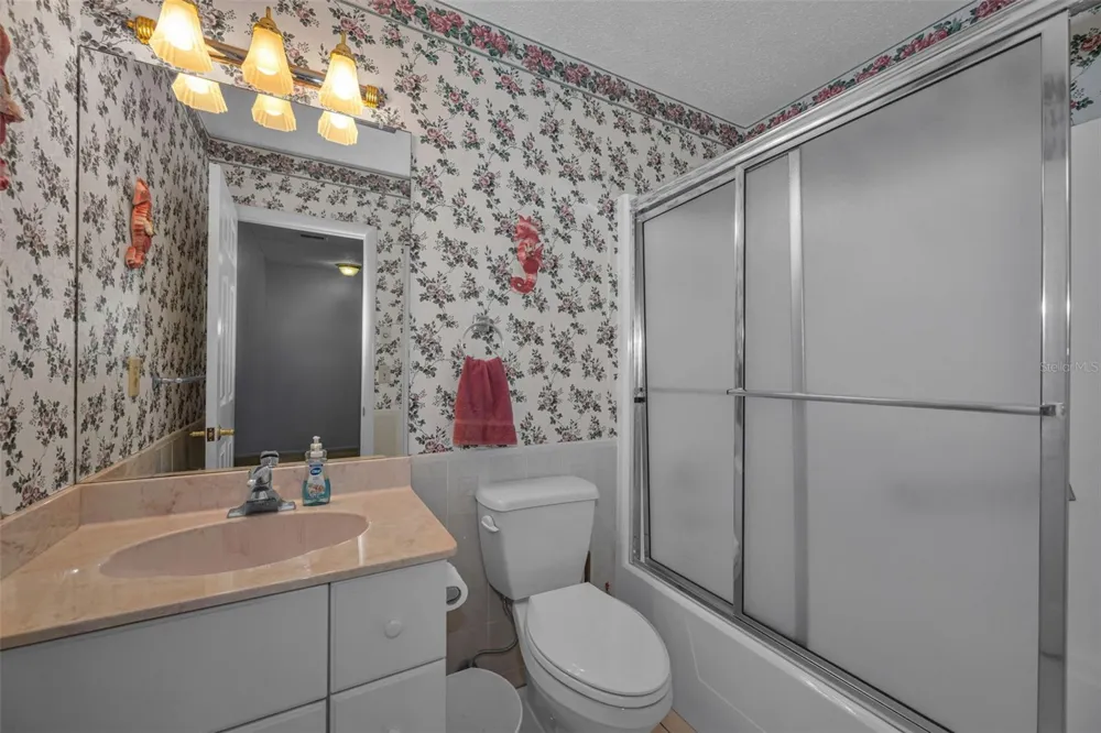2700 BAYSHORE BOULEVARD #525 Dunedin, FL 34698