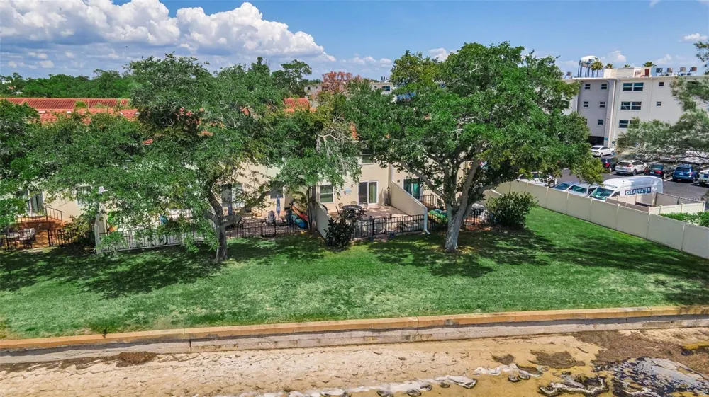 2700 BAYSHORE BOULEVARD #525 Dunedin, FL 34698