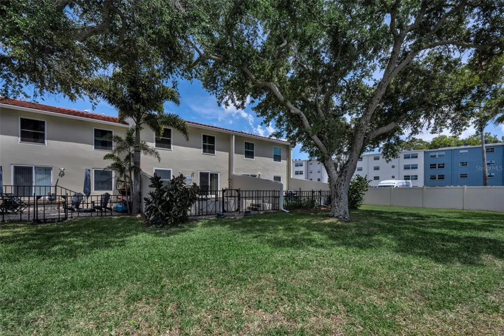 2700 BAYSHORE BOULEVARD #525 Dunedin, FL 34698