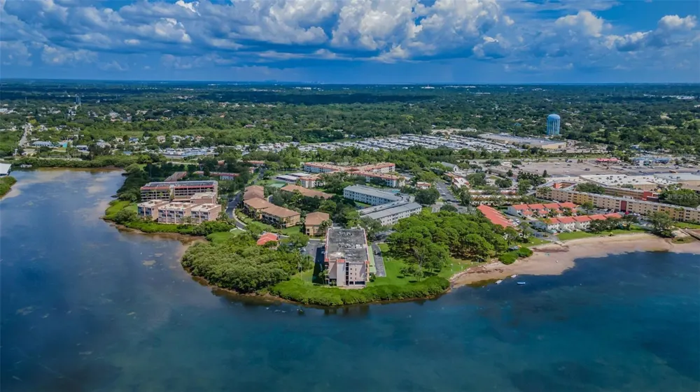 2700 BAYSHORE BOULEVARD #525 Dunedin, FL 34698