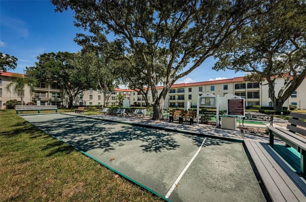 2700 BAYSHORE BOULEVARD #525 Dunedin, FL 34698