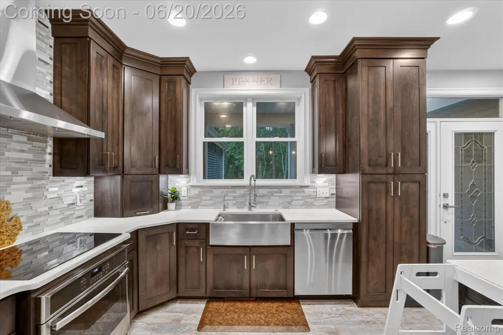 790 Grange Hall Road Groveland Township, MI 48462