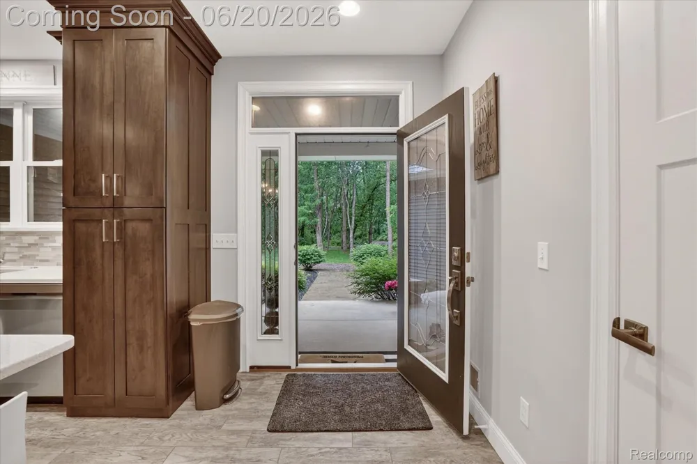 790 Grange Hall Road Groveland Township, MI 48462