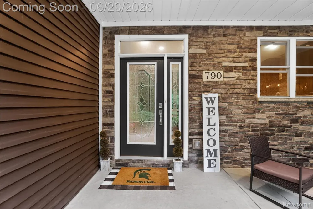 790 Grange Hall Road Groveland Township, MI 48462
