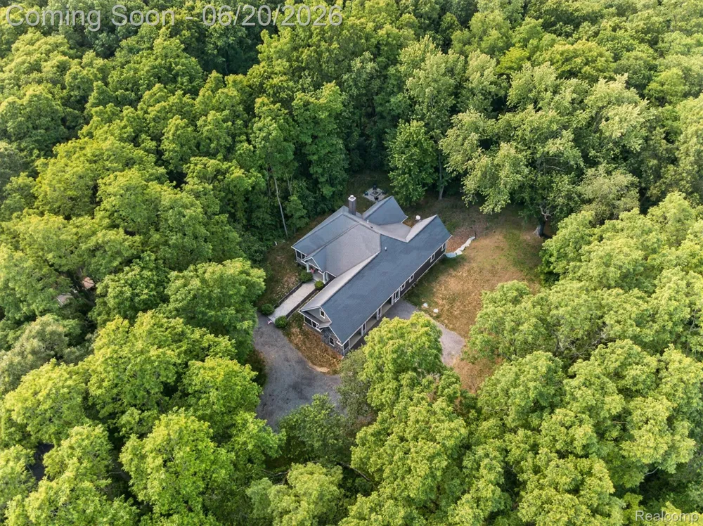 790 Grange Hall Road Groveland Township, MI 48462