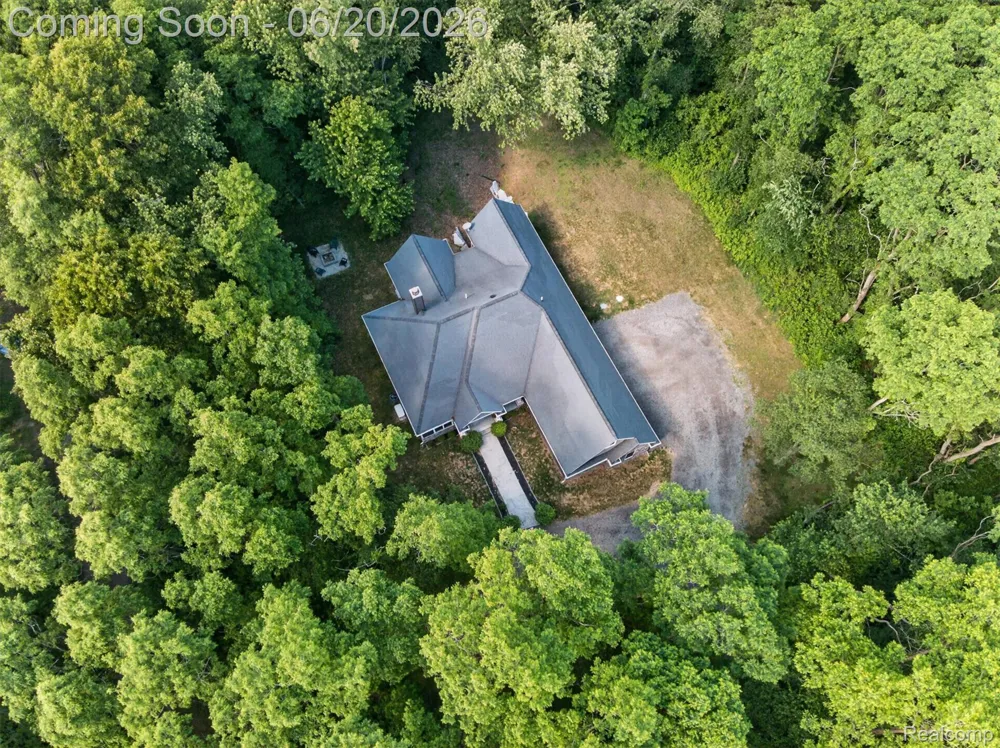 790 Grange Hall Road Groveland Township, MI 48462
