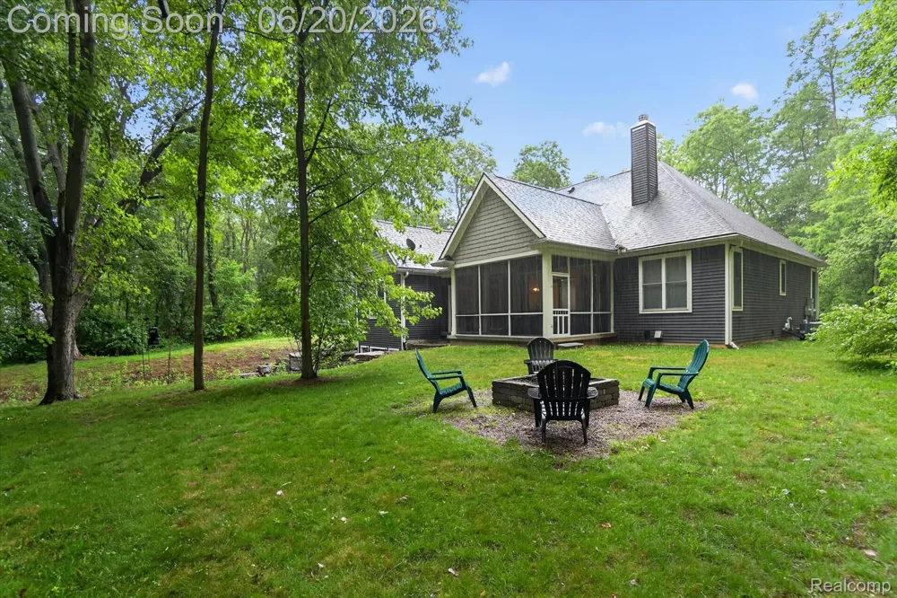 790 Grange Hall Road Groveland Township, MI 48462