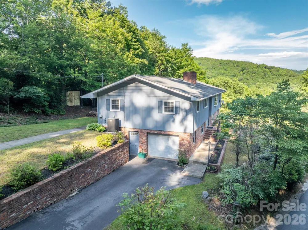 45 Mountain View Avenue Black Mountain, NC 28711