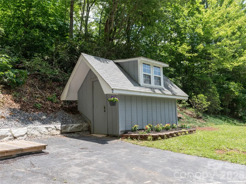 45 Mountain View Avenue Black Mountain, NC 28711