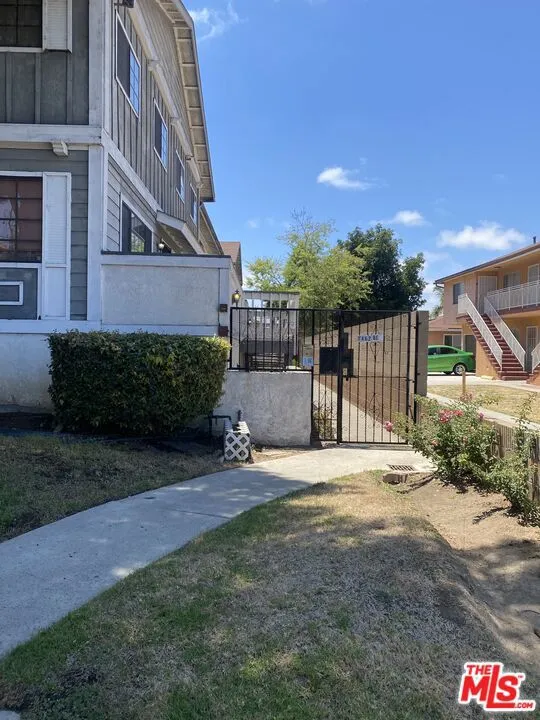 14621 S Berendo Avenue #7 Gardena, CA 90247