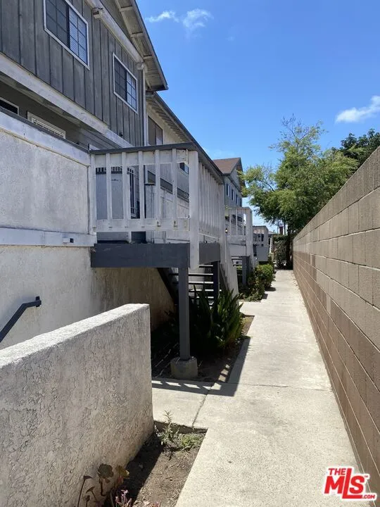 14621 S Berendo Avenue #7 Gardena, CA 90247