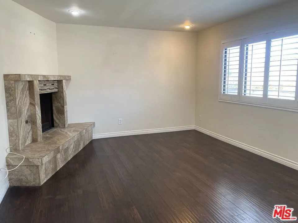 14621 S Berendo Avenue #7 Gardena, CA 90247