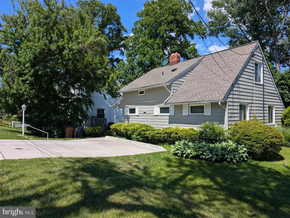 5812 WAINWRIGHT AVENUE Rockville, MD 20851