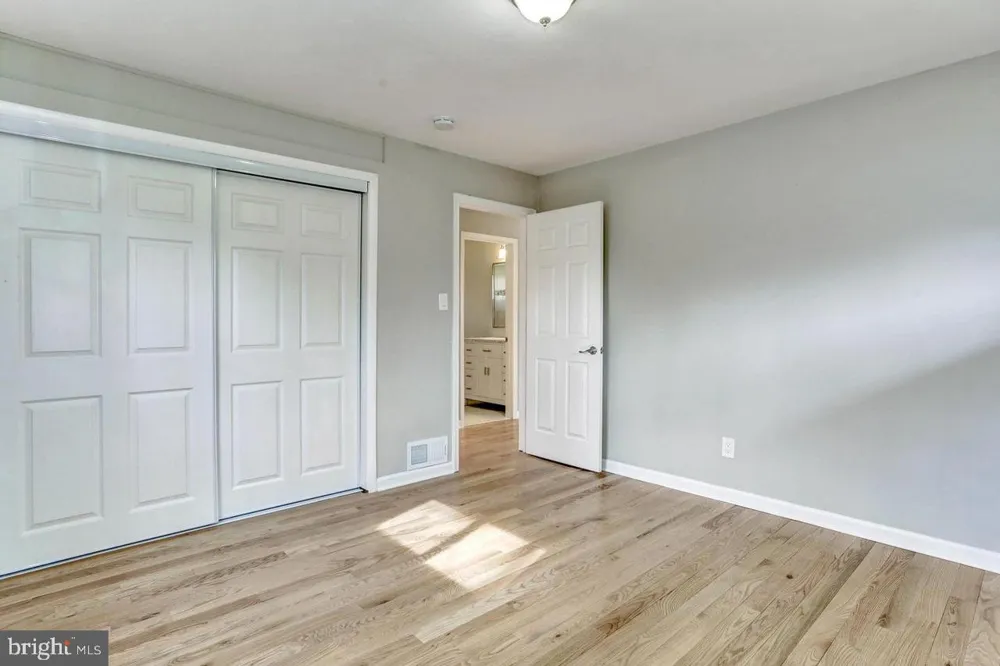 5812 WAINWRIGHT AVENUE Rockville, MD 20851