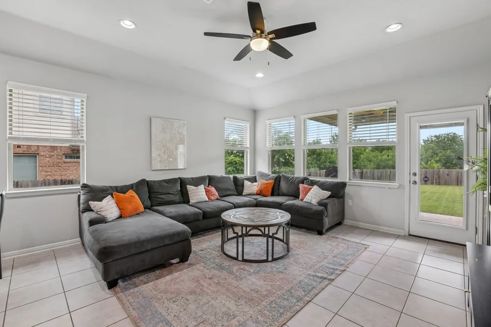 6801 Banff Cove Austin, TX 78754