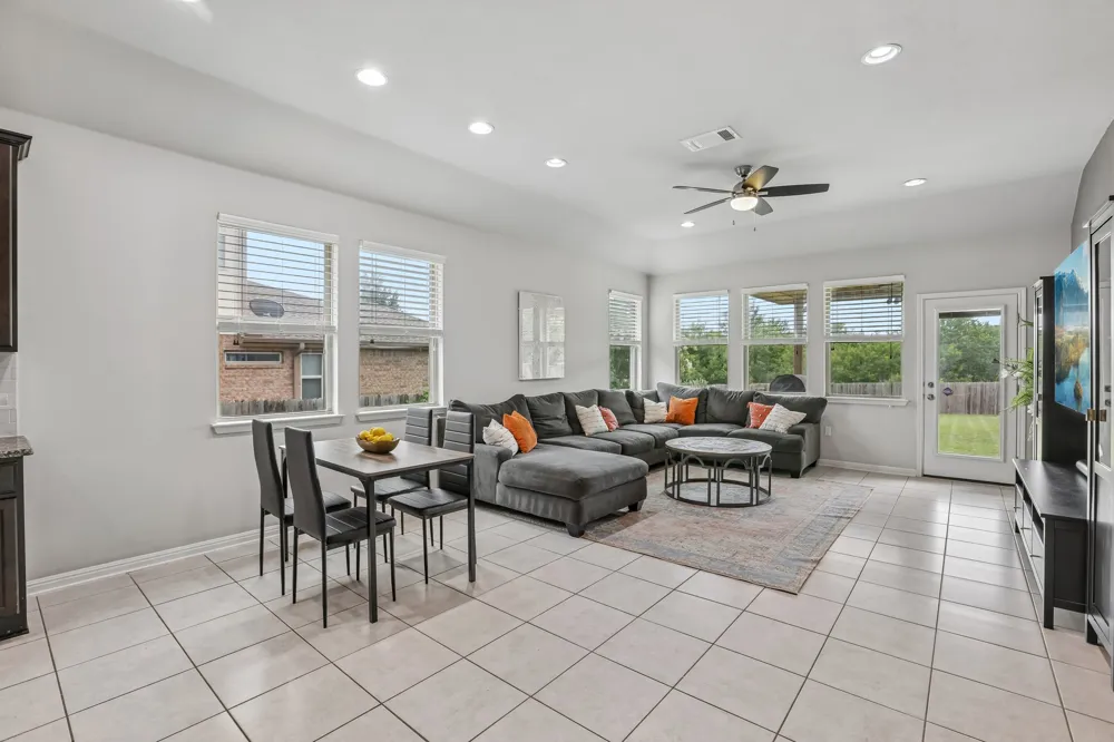 6801 Banff Cove Austin, TX 78754
