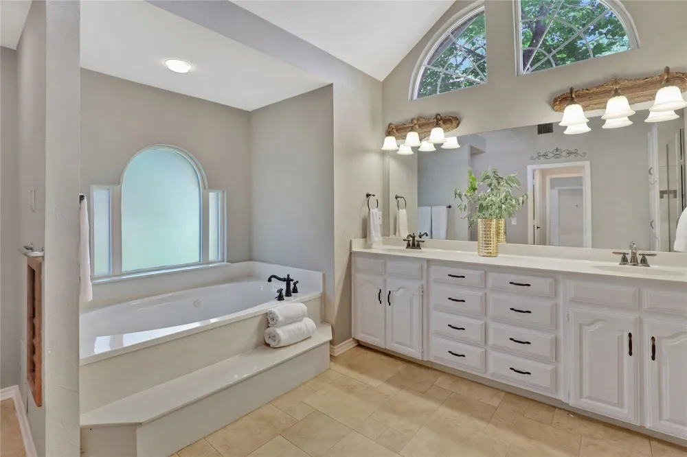 1346 Forest Lane Southlake, TX 76092