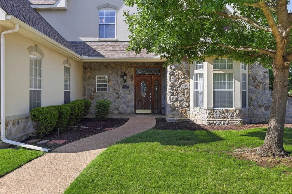 103 Woodland Drive Highland Village, TX 75077