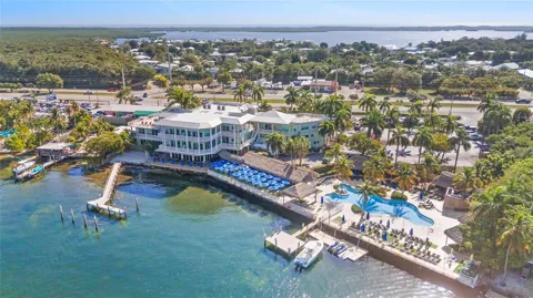 104000 Overseas Highway