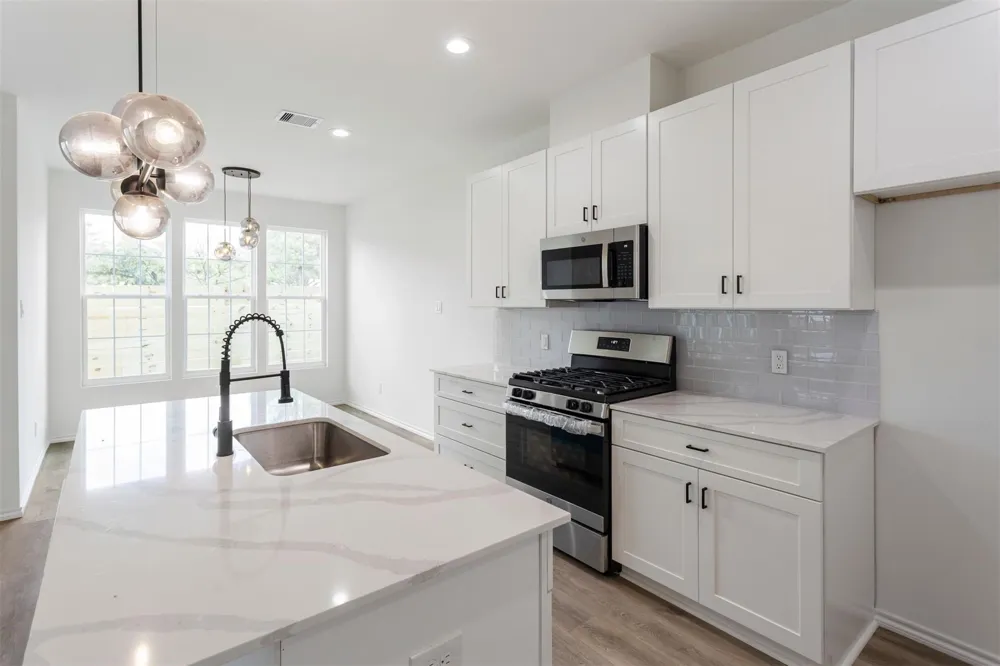 1267 Oakmont Bend Drive Houston, TX 77091