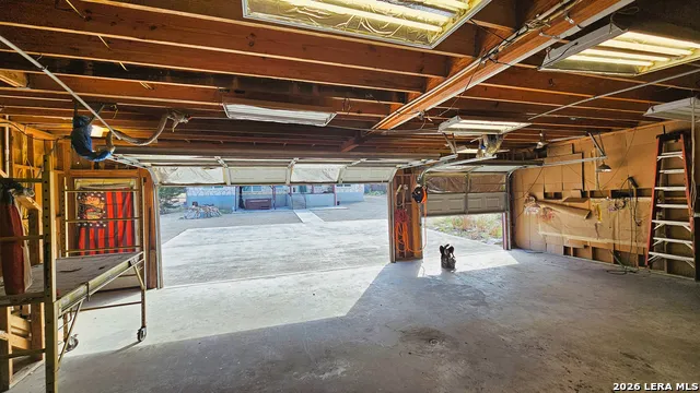 129 RAPIDS CIR Bandera, TX 78003
