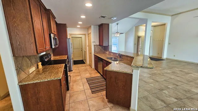 129 RAPIDS CIR Bandera, TX 78003