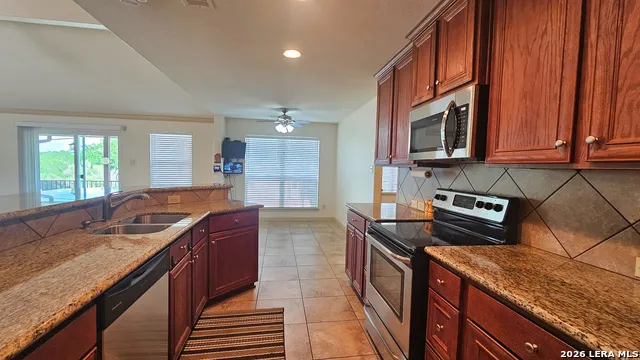 129 RAPIDS CIR Bandera, TX 78003