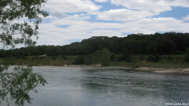 129 RAPIDS CIR Bandera, TX 78003