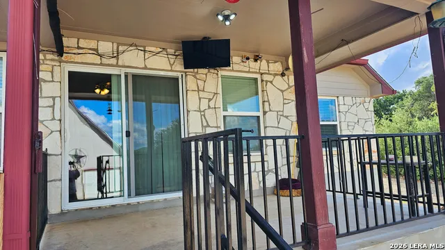 129 RAPIDS CIR Bandera, TX 78003