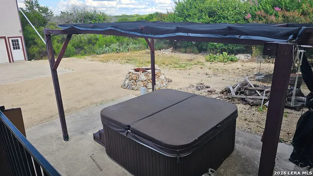 129 RAPIDS CIR Bandera, TX 78003