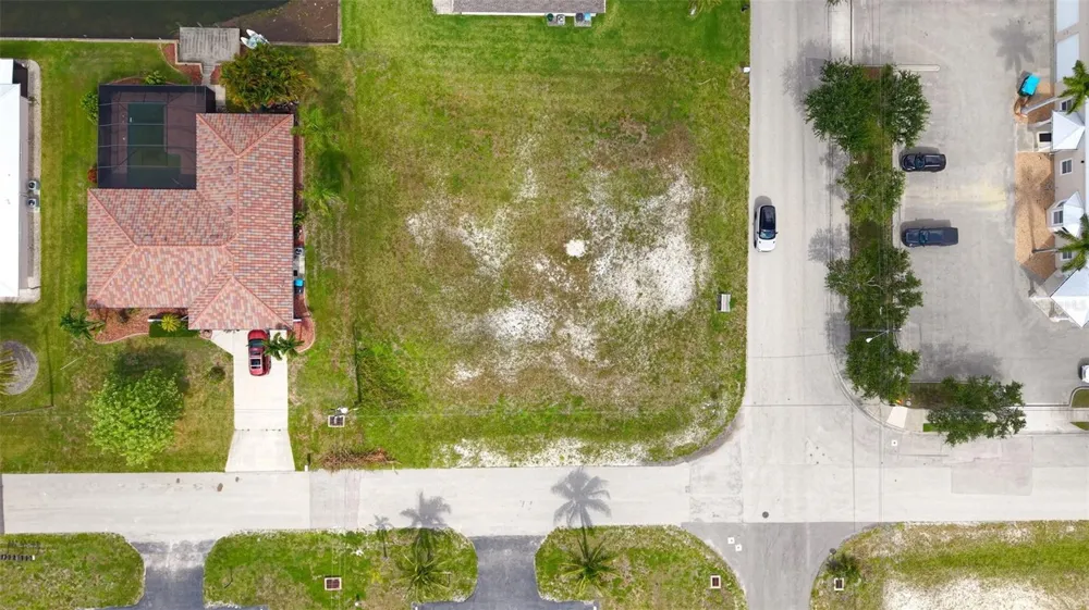 304 SW 3RD PLACE Cape Coral, FL 33991